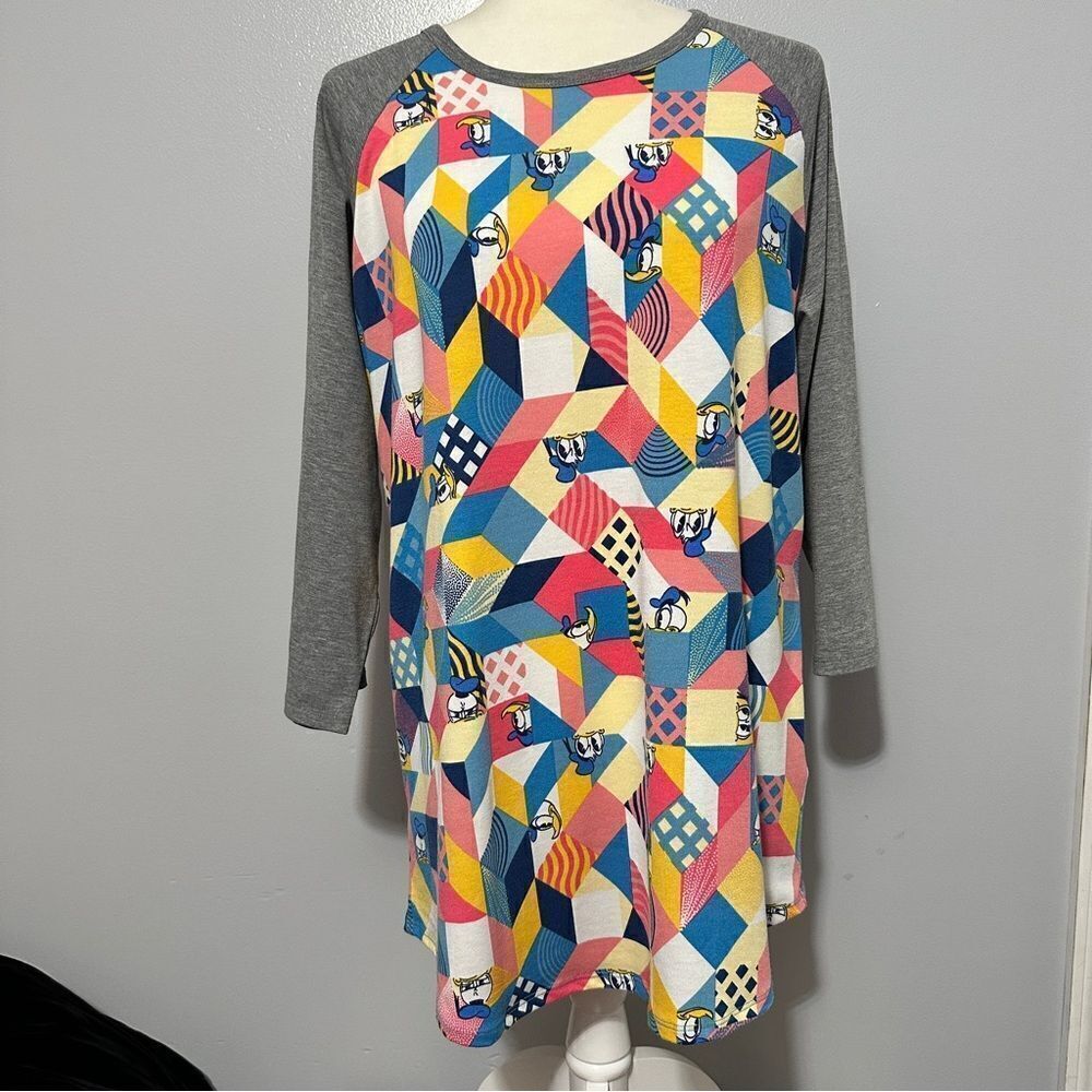 LulaRoe geometric shaped Donald Duck three-quarter sleeve T-shirt size 2XL